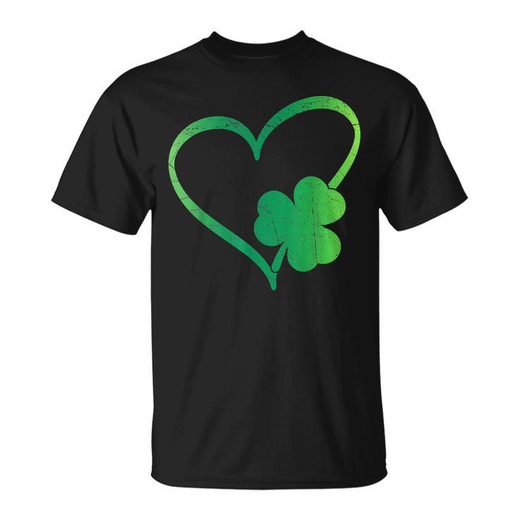 Vintage Happy St Patricks Day Irish Lucky Shamrock Heart T-Shirt