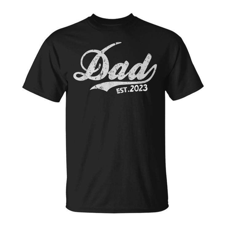 Mens Vintage New Daddy 2023 Promoted To Dad Est 2023 New Baby T-Shirt