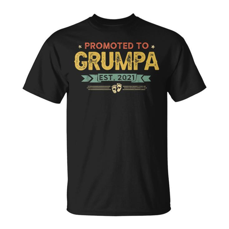 Vintage New Grandpa Promoted To Grumpa Est2021 New Baby Unisex T-Shirt