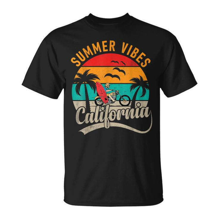 Vintage Surfer Retro Surfing Beach Summer Vibes California  Unisex T-Shirt