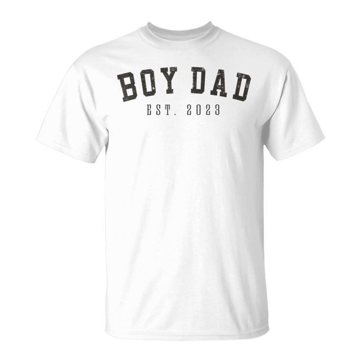 Boy Dad Est 2023 Dad To Be Fathers Day New Baby Boy T-shirt