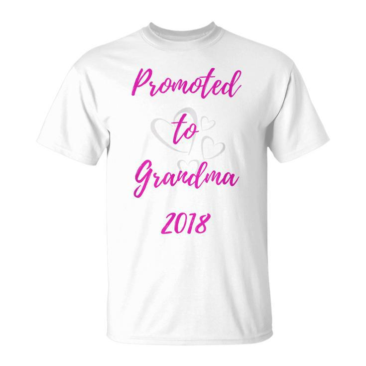 Promoted To Grandma 2018  New Grandma Gift Unisex T-Shirt