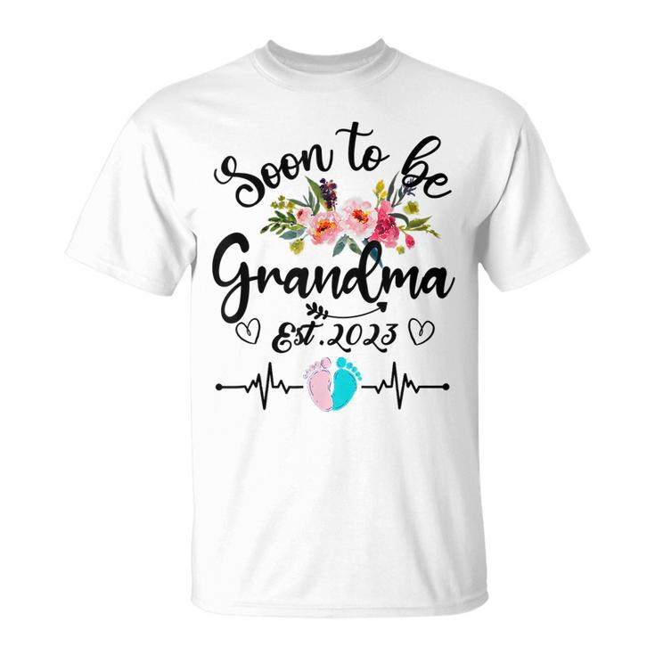 Soon To Be Grandma Est 2023 Pregnancy Announcement Floral Unisex T-Shirt