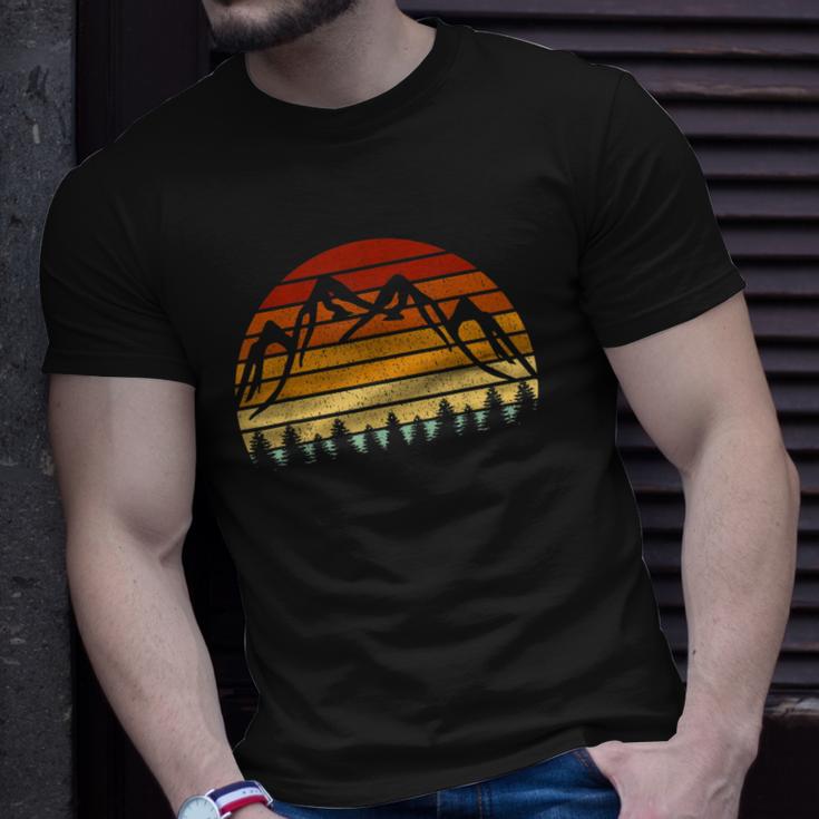 Wander Vintage Sun Mountains Gift For Mountaineers And Hikers Unisex T-Shirt