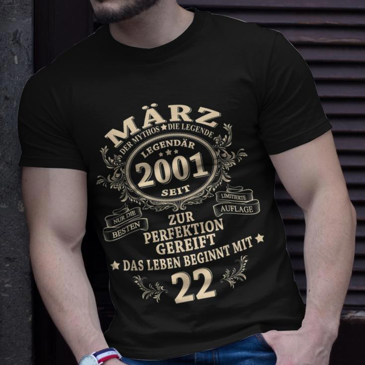 22 Geburtstag Geschenk Mann Mythos Legende März 2001 T-Shirt Geschenke für Ihn