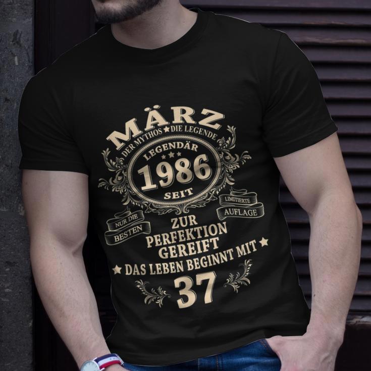 37 Geburtstag Geschenk Mann Mythos Legende März 1986 T-Shirt Geschenke für Ihn