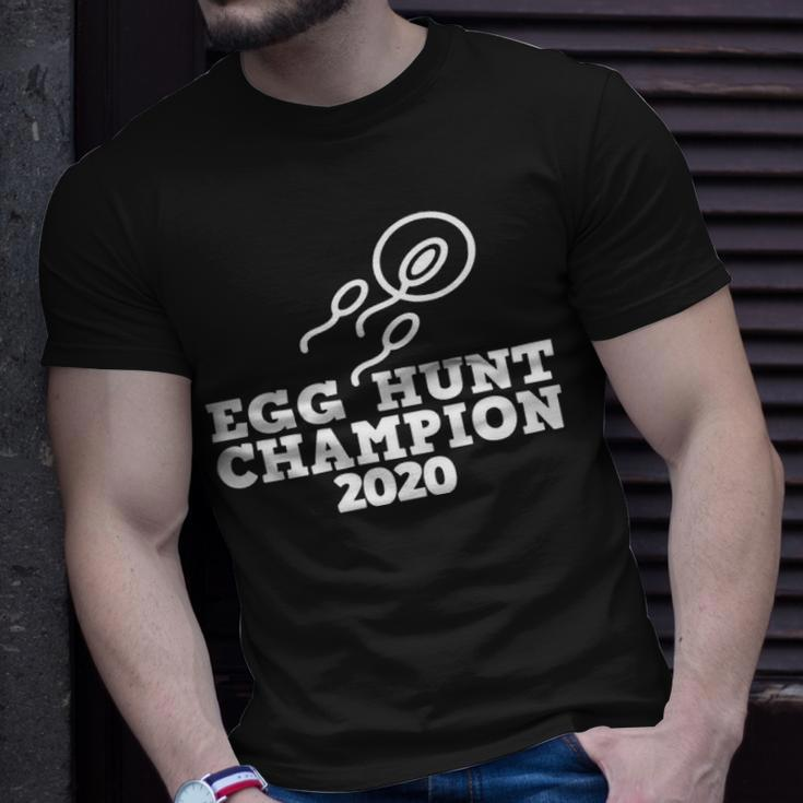 Dad Pregnancy Announcement Egg Hunt Champion 2020 Unisex T-Shirt Gifts for Him