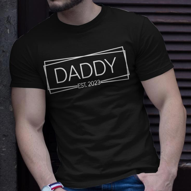 Daddy Est 2023 Promoted To Daddy 2023 Fathers Day Dad Gift For Mens Unisex T-Shirt Gifts for Him