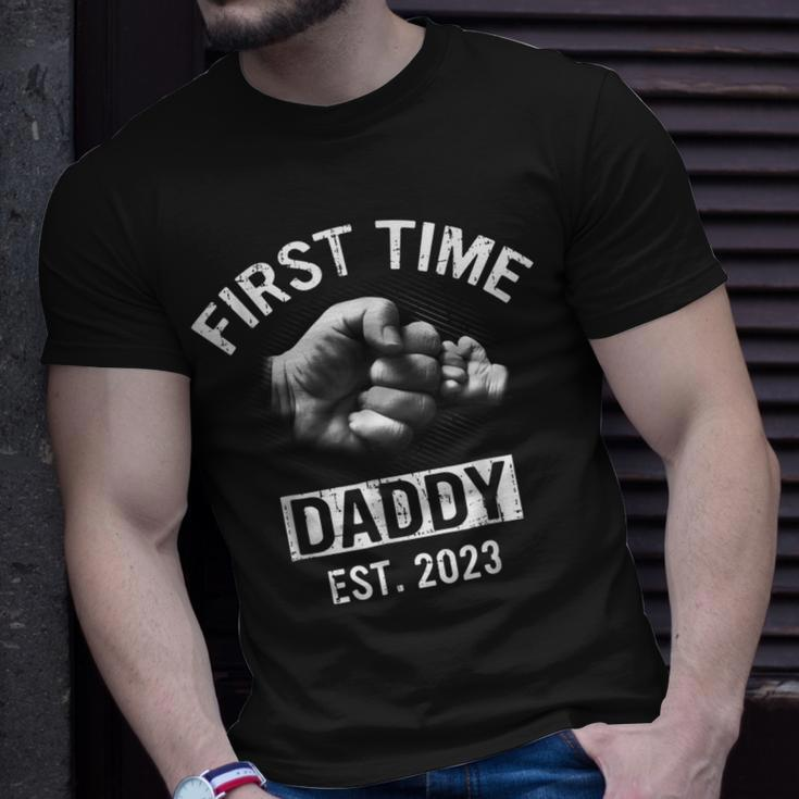 First Time Daddy New Dad Est 2023 Fathers Day GiftUnisex T-Shirt Gifts for Him