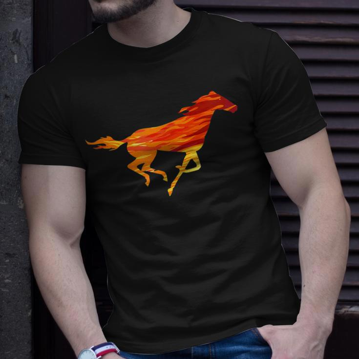 Flammen-Pferd Grafik T-Shirt in Schwarz, Feuriges Design für Reiter Geschenke für Ihn