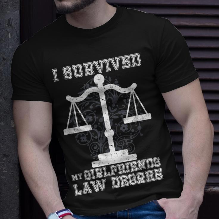 I Survived My Girlfriends Law Degree | Law Student Unisex T-Shirt Gifts for Him