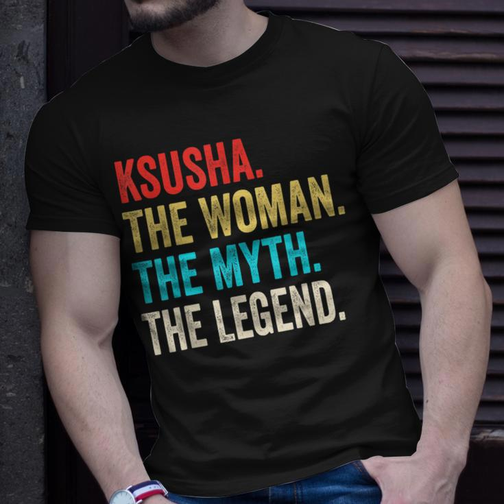 Name Ksusha Die Frau Der Mythos Und Die Legende T-Shirt Geschenke für Ihn
