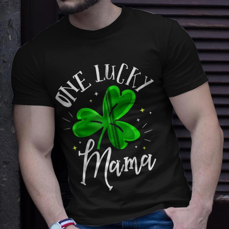 One Lucky Mama St Patricks Day Leaf Clover St Paddys Day T-Shirt Gifts for Him