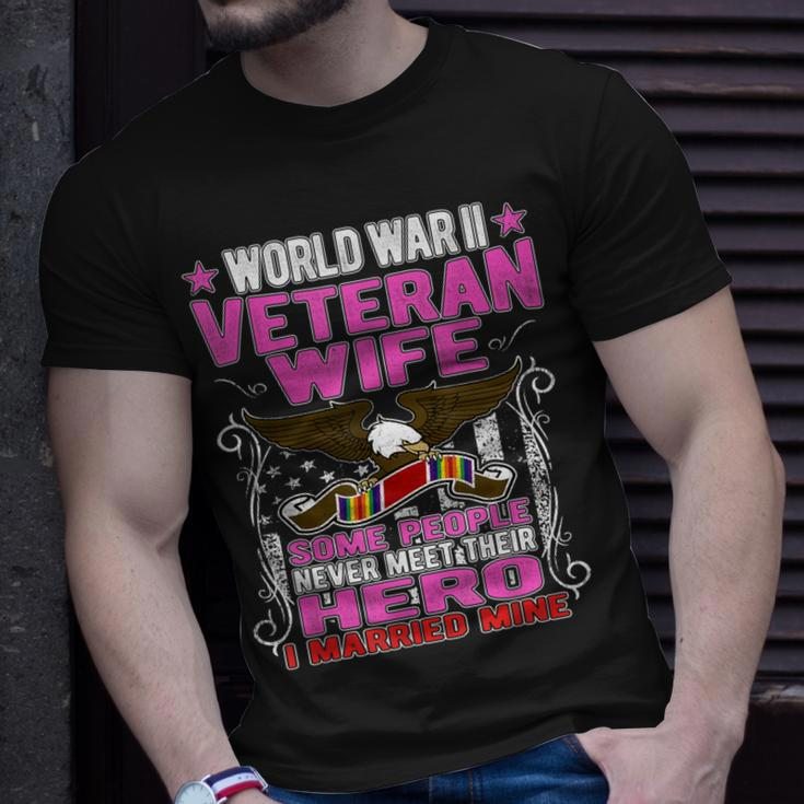 Proud World War 2 Veteran Wife Military Ww2 Veterans Spouse T-shirt Gifts for Him