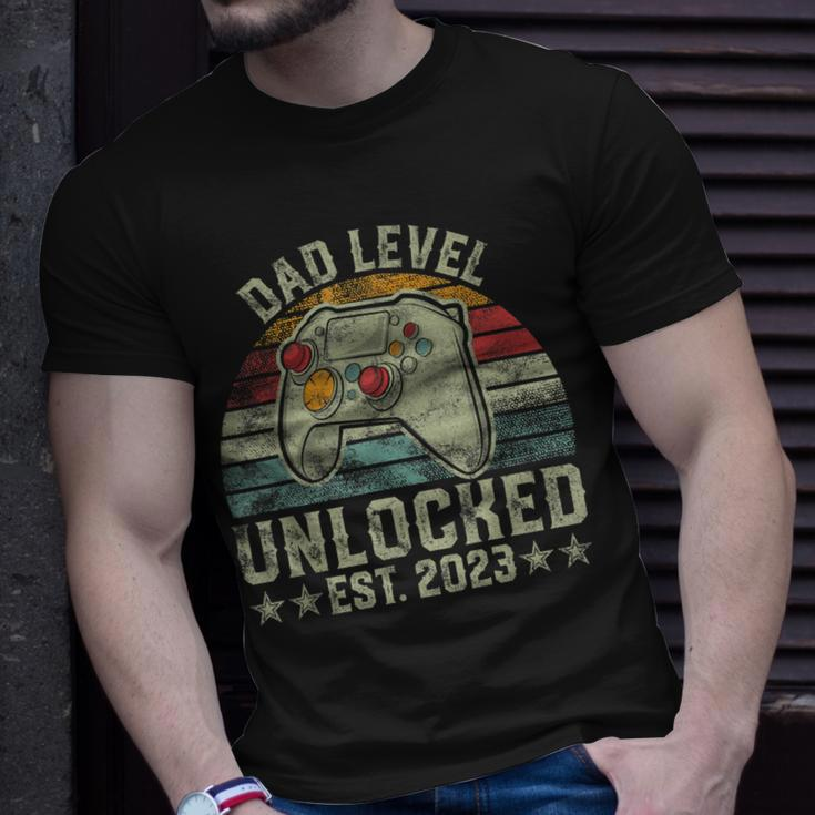 Retro Dad Level Unlocked Est 2023 New Dad T-Shirt Gifts for Him