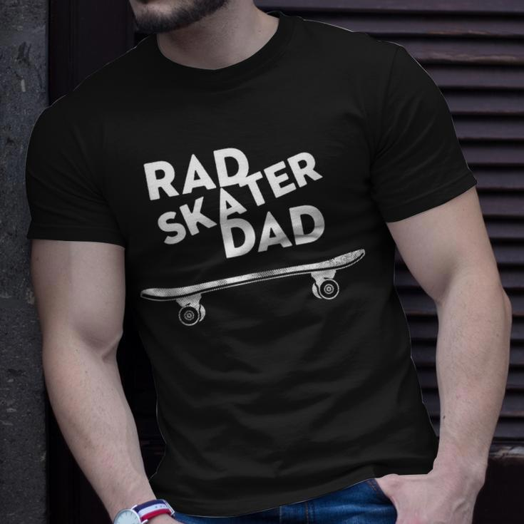 Retro Vintage Rad Skater Dad Skateboard T-Shirt Gifts for Him