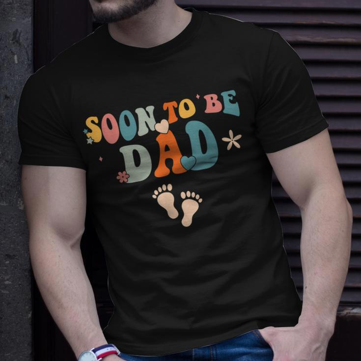 Soon To Be Dad Pregnancy Announcement Retro Groovy T-Shirt Gifts for Him