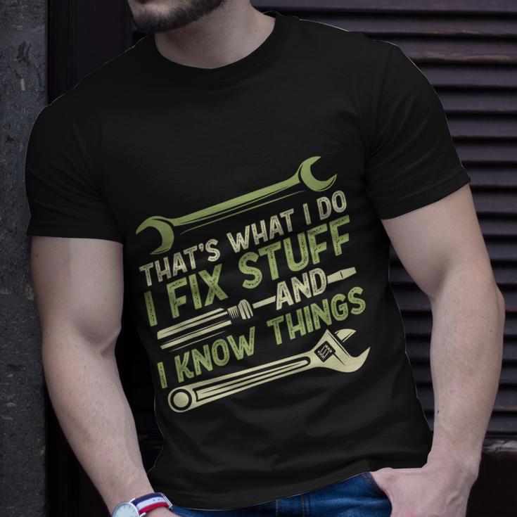 Vintage Thats What I Do I Fix Stuff And I Know Things Unisex T-Shirt Gifts for Him