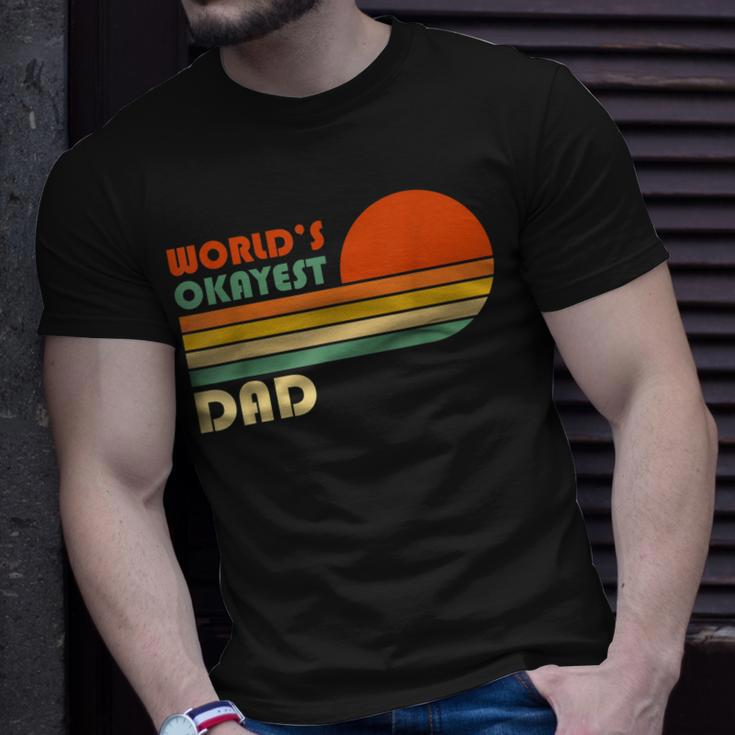 Mens Worlds Okayest Dad Father Retro Vintage T-Shirt Gifts for Him
