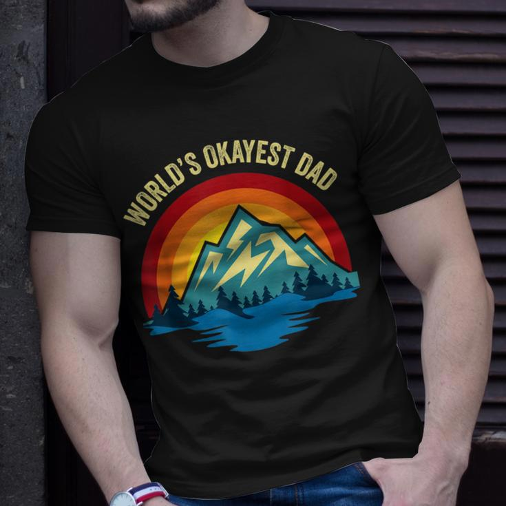 Mens Worlds Okayest Dad Father Retro Vintage T-Shirt Gifts for Him
