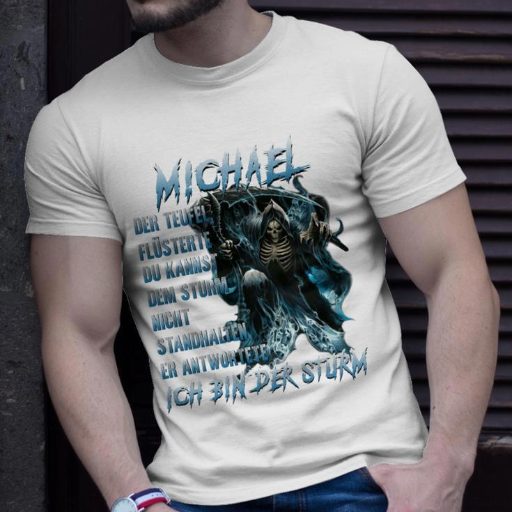 Personalisiertes Wolfsmotiv T-Shirt Michael im Sturm, Namensträger Design Geschenke für Ihn