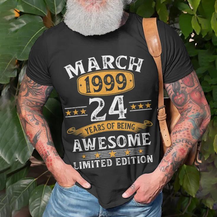 24 Geburtstag Geschenke Mann Frau Jahrgang März 1999 T-Shirt Geschenke für alte Männer