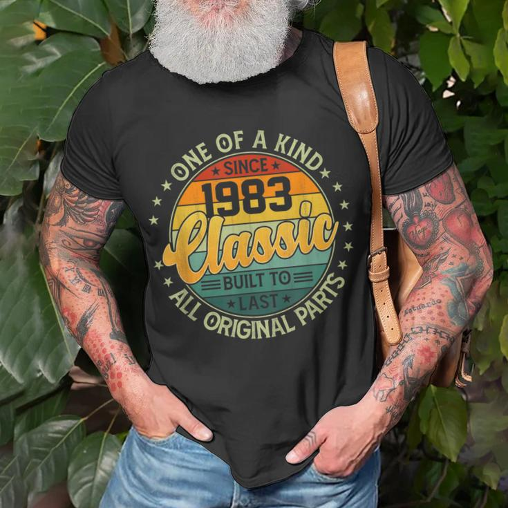 40 Year Old Made In 1983 Vintage 40Th Birthday Retro V2T-shirt Gifts for Old Men