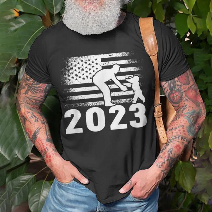 Best Dad 2023 Us Flag Patriot Father & Son Fathers Day T-shirt Gifts for Old Men