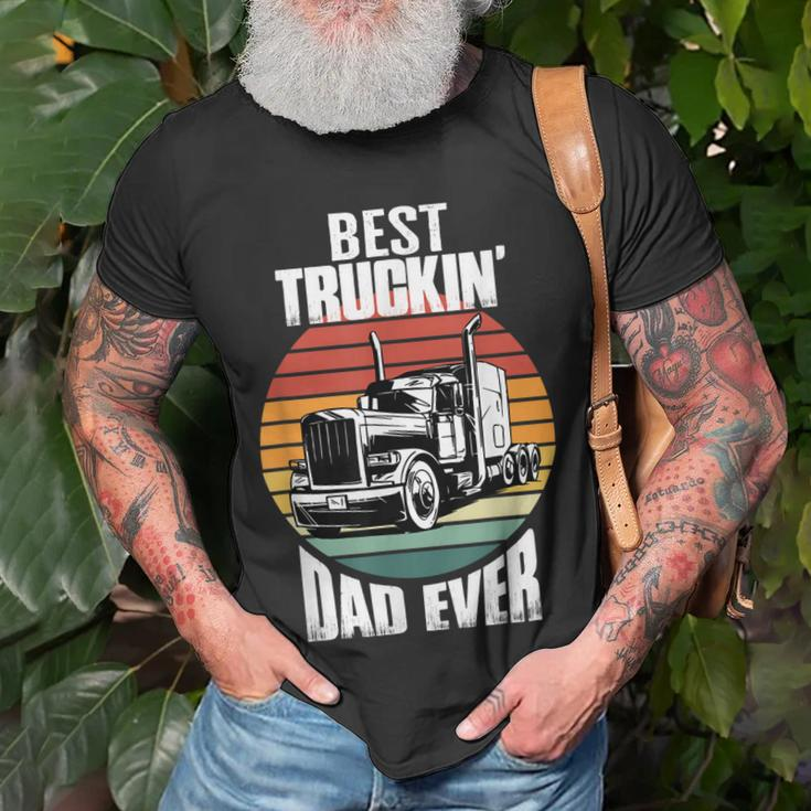 Best Truckin Dad Ever Retro Trucker Dad Funny Fathers Day Unisex T-Shirt Gifts for Old Men