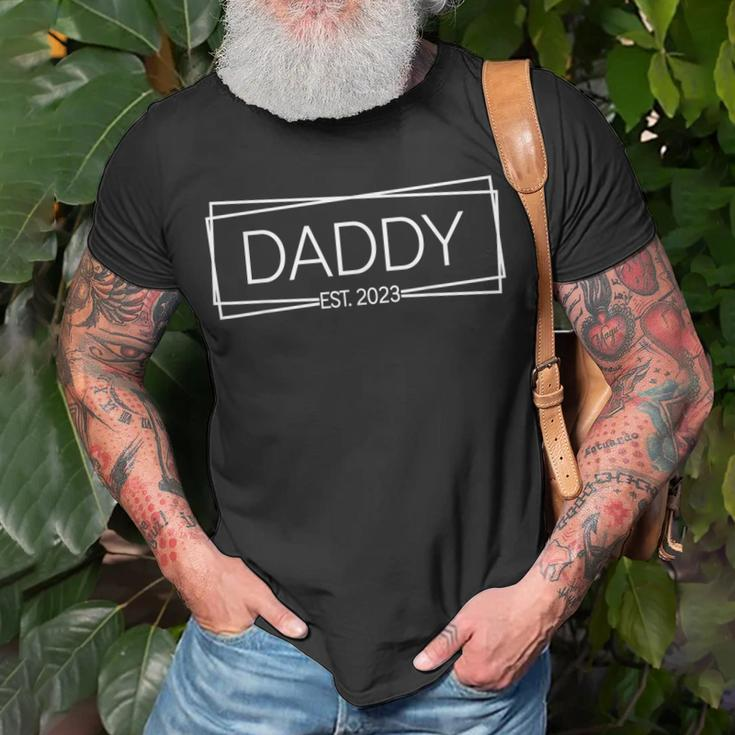 Daddy Est 2023 Promoted To Daddy 2023 Fathers Day Dad Gift For Mens Unisex T-Shirt Gifts for Old Men