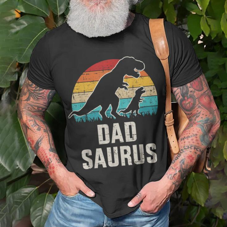 Mens Dadsaurus Dad Dinosaur Vintage For Fathers Day T-Shirt Gifts for Old Men
