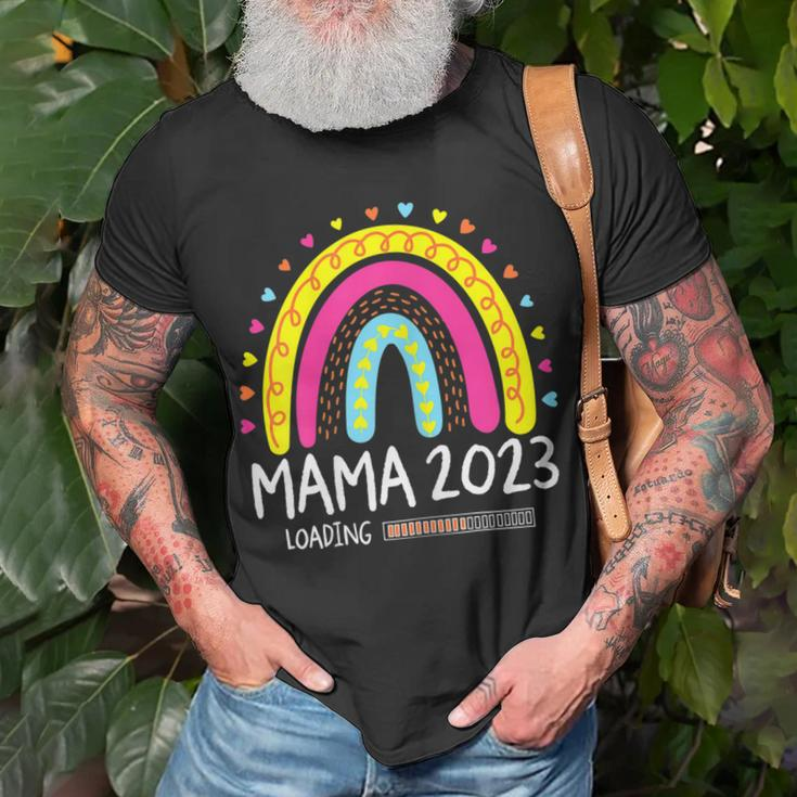 Damen Mama 2023 Loading Regenbogen Herz Werdende Mutter Mutti T-Shirt Geschenke für alte Männer