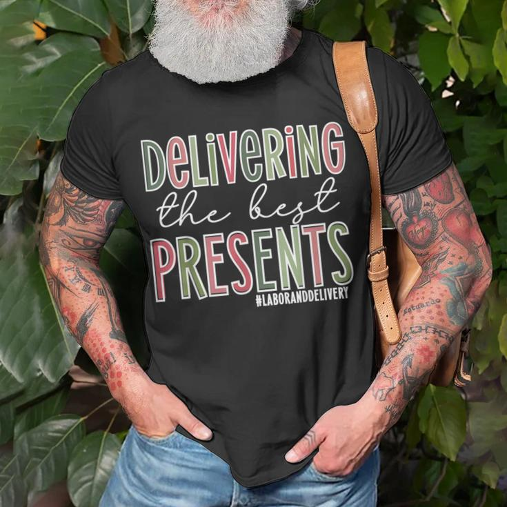 Delivering The Best Presents Labor And Delivery Nurse Xmas T-shirt Gifts for Old Men