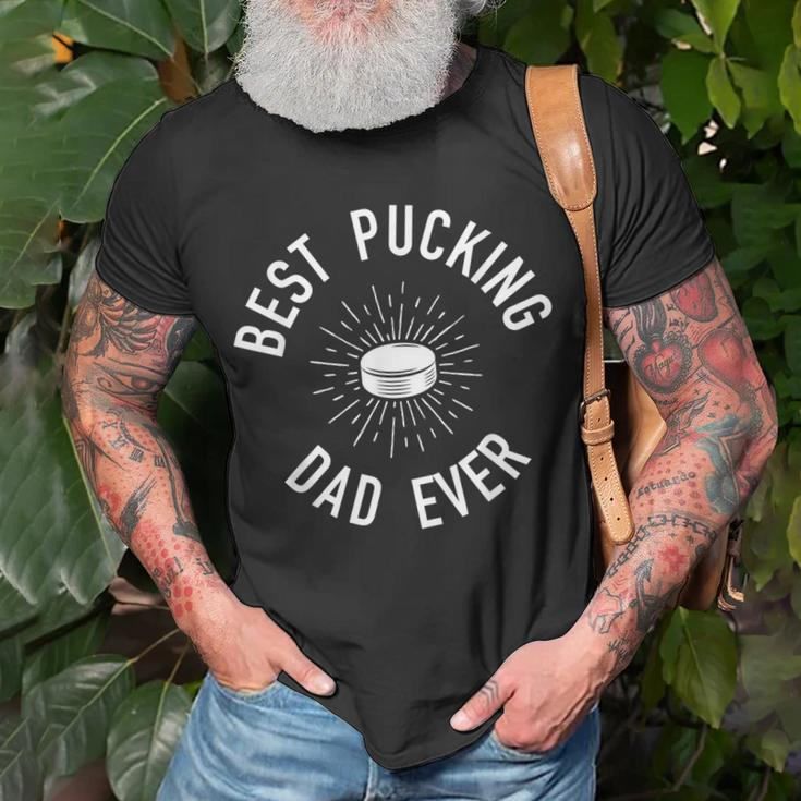 Funny Hockey Dad Pun Gifts Best Pucking Dad Ever Unisex T-Shirt Gifts for Old Men