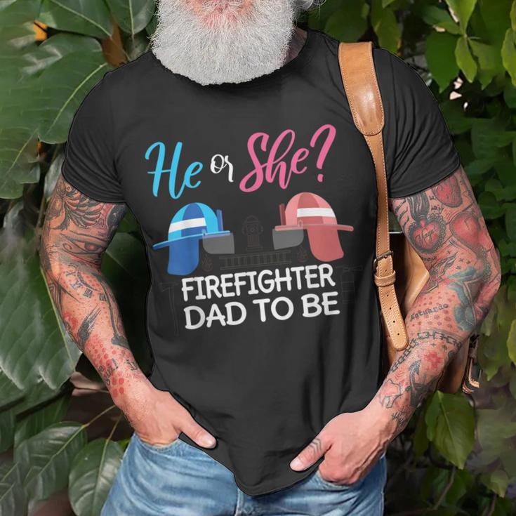Mens Gender Reveal He Or She Dad To Be Firefighter Future Father T-Shirt Gifts for Old Men