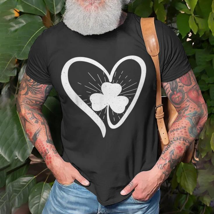 Happy St Patricks Day Irish Shamrock Heart Family Lucky Day T-Shirt Gifts for Old Men