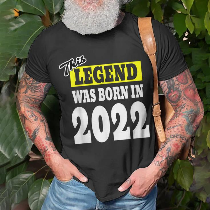 Legendärer Vater und Mutter, Dieses Kind 2022 Geboren T-Shirt Geschenke für alte Männer