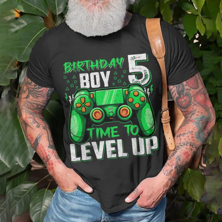 Level 5 Birthday Boy 5 Year Old Video Games Gaming T-Shirt Gifts for Old Men