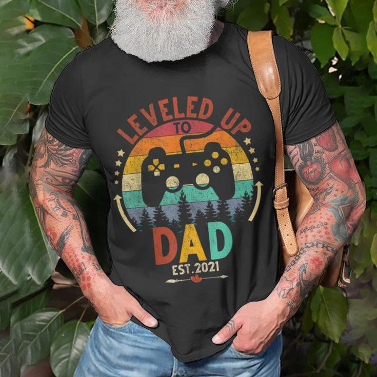 I Leveled Up To Dad Est 2021 Video Gamer T-Shirt Gifts for Old Men