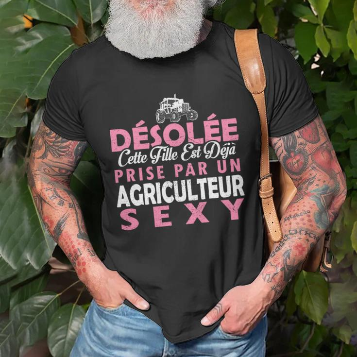 Lustiges Statement-T-Shirt Diese Frau ist vom sexy Landwirt vergeben - Schwarz & Pink Geschenke für alte Männer