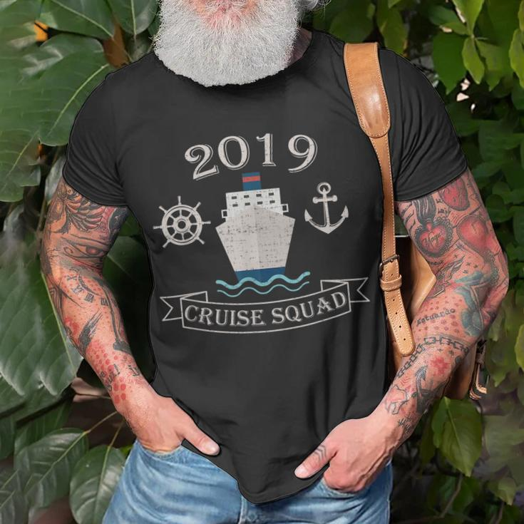 Matching Family Vacation Cruise Squad 2019 Vintage Unisex T-Shirt Gifts for Old Men