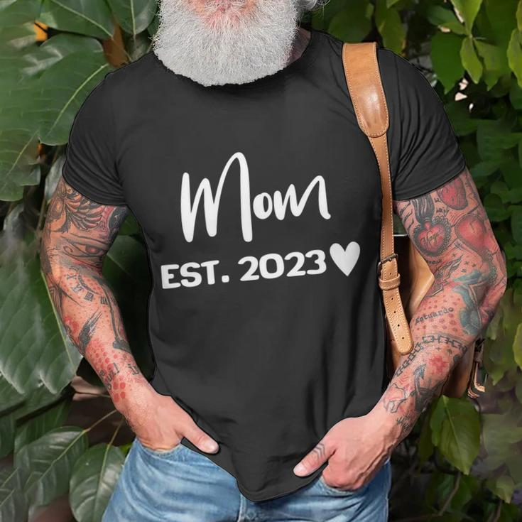 Mom Est 2023 New Baby Unisex T-Shirt Gifts for Old Men