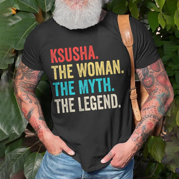 Name Ksusha Die Frau Der Mythos Und Die Legende T-Shirt Geschenke für alte Männer