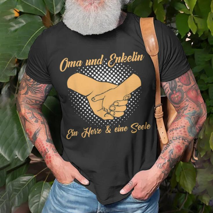 Oma Und Enkelin Ein Herz Und Eine Seele Oma T-Shirt Geschenke für alte Männer