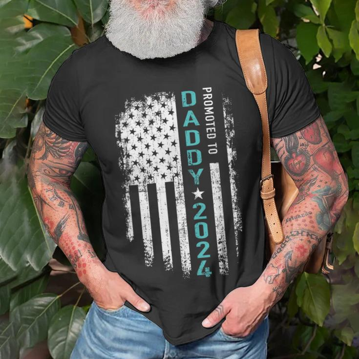 Promoted To Daddy 2024 Us American Flag For New Dad To Be Gift For Mens Unisex T-Shirt Gifts for Old Men