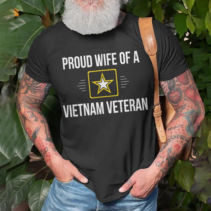 Proud Wife Of A Vietnam Veteran - T-shirt Gifts for Old Men