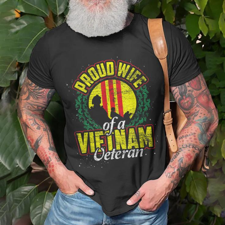 Proud Wife Of A Vietnam Veteran Veterans Day T-shirt Gifts for Old Men