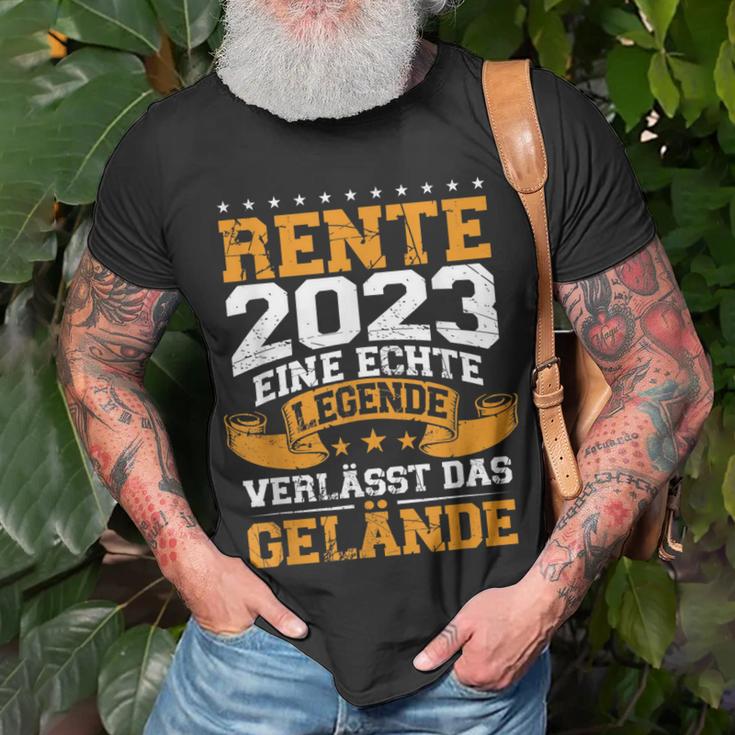 Rente 2023 Eine Echte Legende Verlässt Das Gelände V2 T-Shirt Geschenke für alte Männer