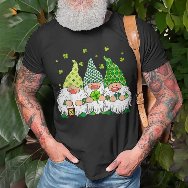 St Patricks Day Irish Gnomes Leprechauns Funky St Pattys Day V2 T-shirt Gifts for Old Men