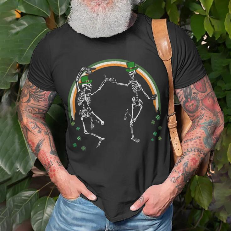 St Patricks Day Skeleton Dancing Skeletons T-Shirt Gifts for Old Men